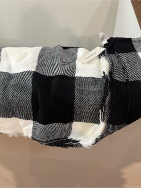 Francesca's Collections Black & White Plaid Poncho Shrug